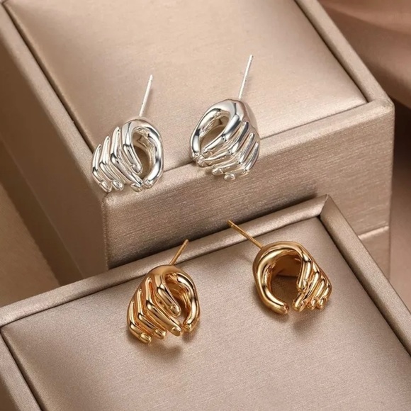 18K White Gold (Rhodium) Plated Anti Loss AirPod Headphone Hand Earrings Holder - Picture 3 of 7